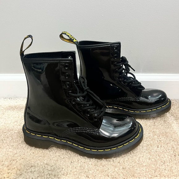 Dr Marten 1460 WOMEN'S PATENT LEATHER LACE UP BOOTS - Picture 4 of 13